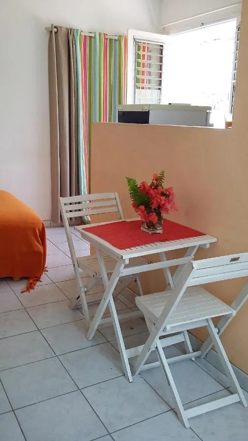 Studio Charmant Avec Vue Sur Le Jardin A Fort De France 22 M² Fort-de-France