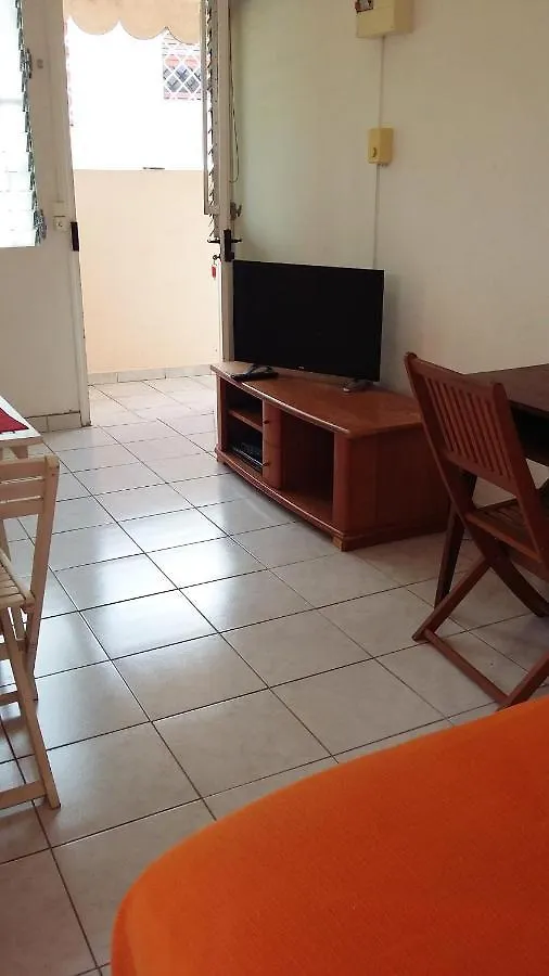 Studio Charmant Avec Vue Sur Le Jardin A Fort De France 22 M² 公寓